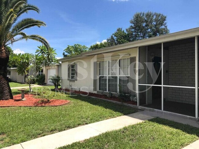 Foto del edificio - 21443 Olean Boulevard