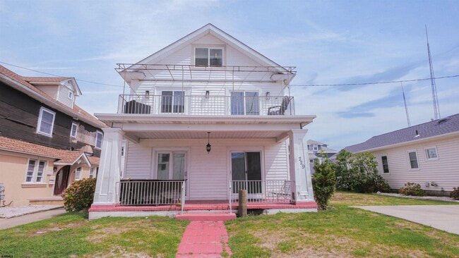 Building Photo - 229 N Derby Ave