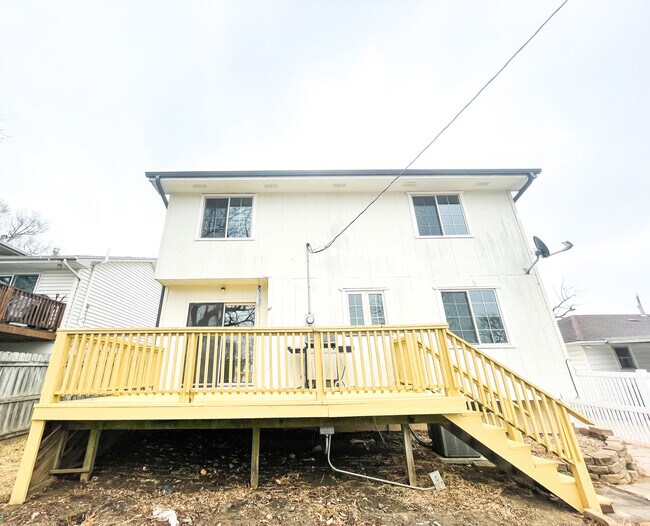 Building Photo - 5214 S 82nd St
