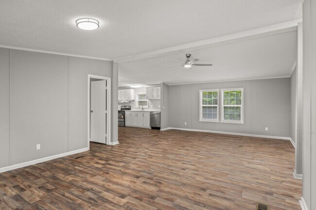 Building Photo - Country Living--Almost 3 Acres!