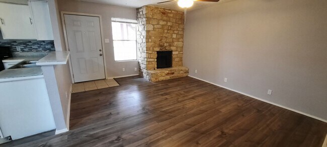 Building Photo - 823 Taulbee Ln