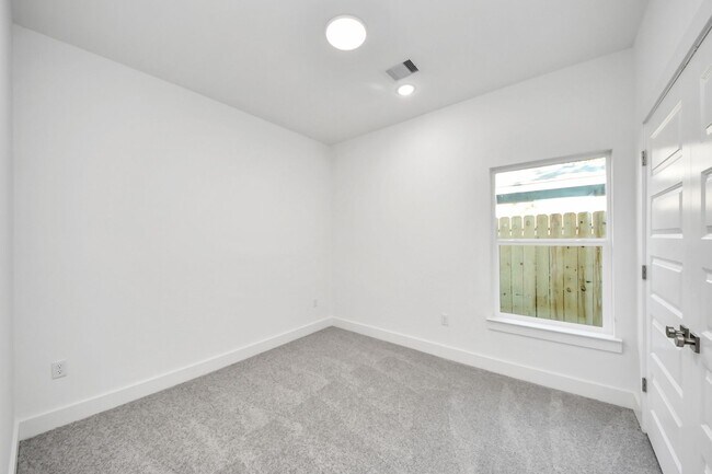 Foto del edificio - 9409 Caddo Rd