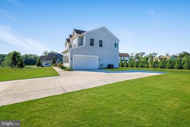 Building Photo - 1022 Fawn Haven Walk