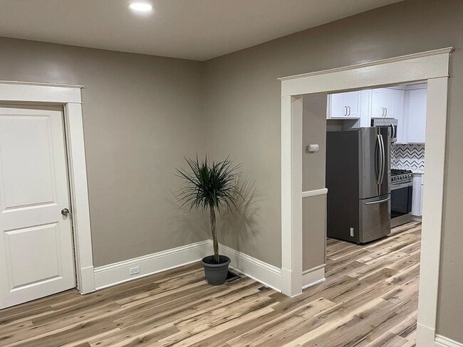 Building Photo - 946 Sigsbee St SE