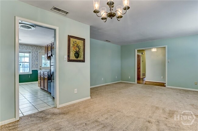 Building Photo - 4 Cottingham Dr