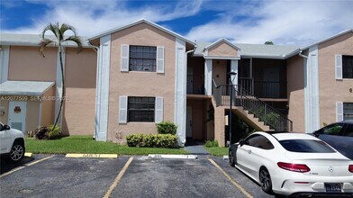 Building Photo - 820 N Franklin Ave