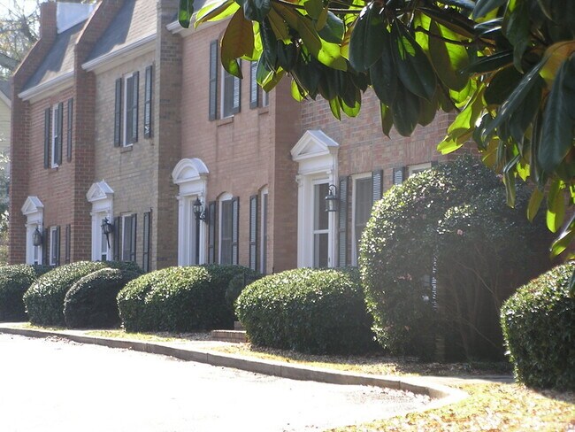Building Photo - 310 S Church St
