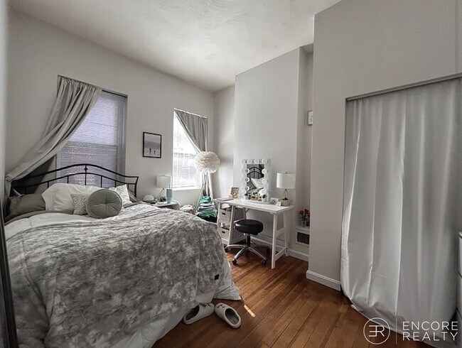 Foto del edificio - 292 E St