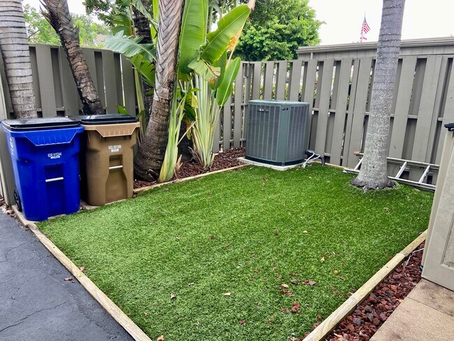 Building Photo - 320 Deer Creek Wildwood Ln E