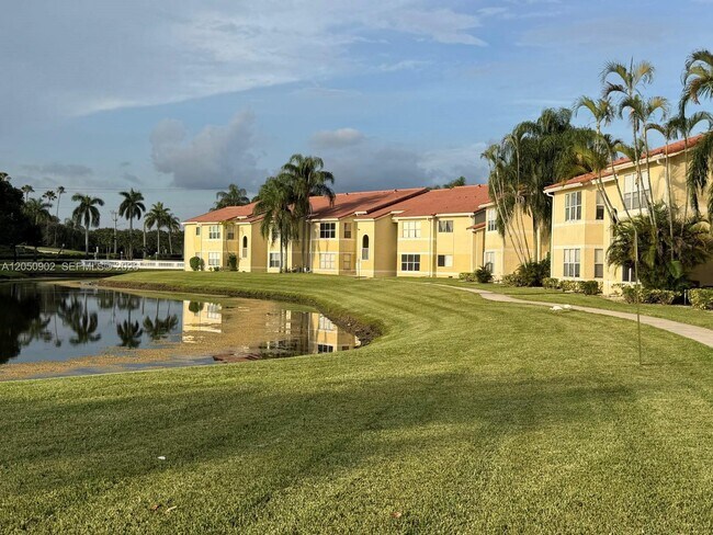 Building Photo - 643 Vista Isles Dr