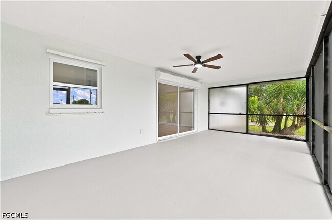 Foto del edificio - 903 SE 20th Ct
