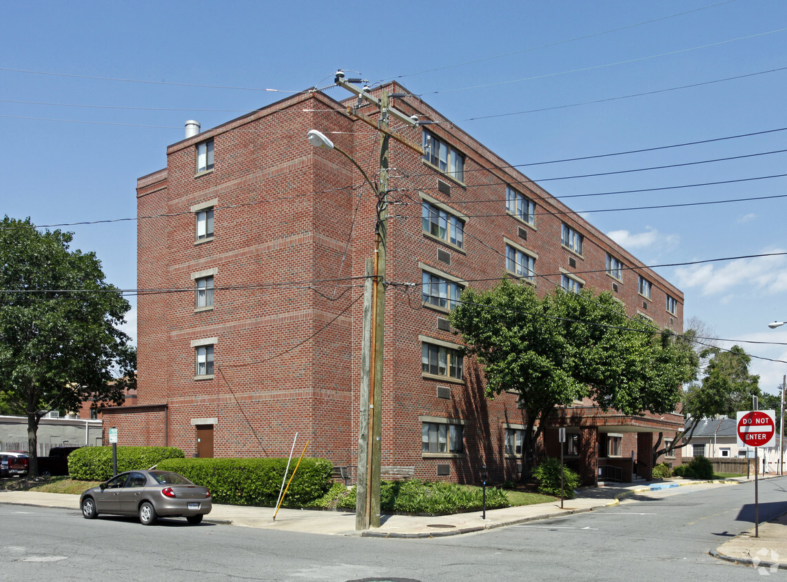 Building Photo - Malvern Hill