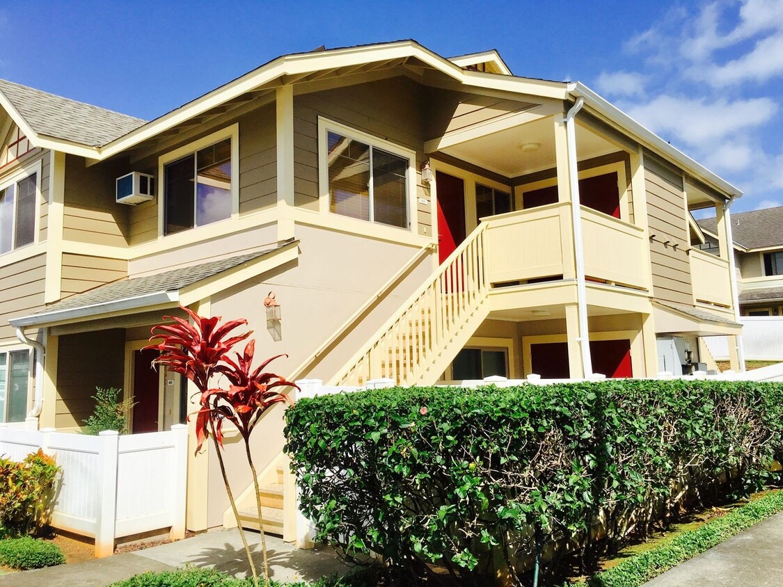 Primary Photo - 2 bed 1 Bath / Private courtyard / 2 tande...