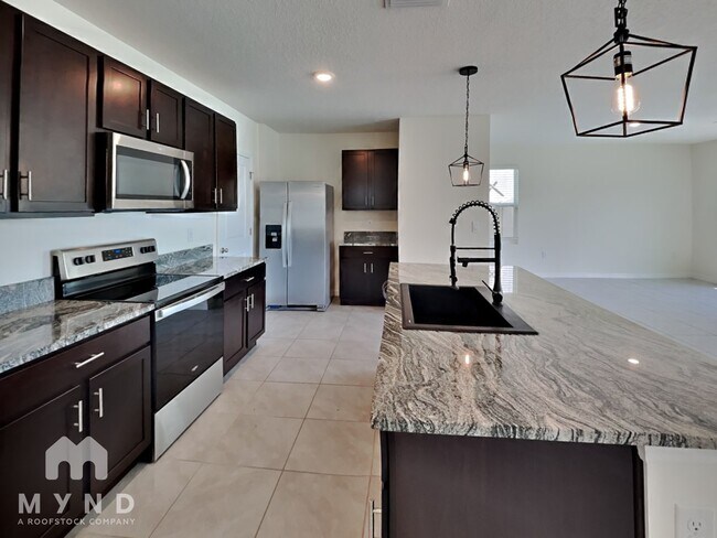 Foto del edificio - 33996 Jasper Stone Dr