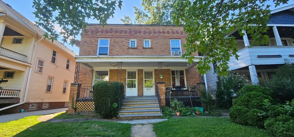 Primary Photo - 1280-1280 Marlowe Ave
