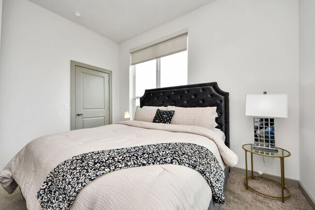 Foto del edificio - 1111 Shepherd Dr