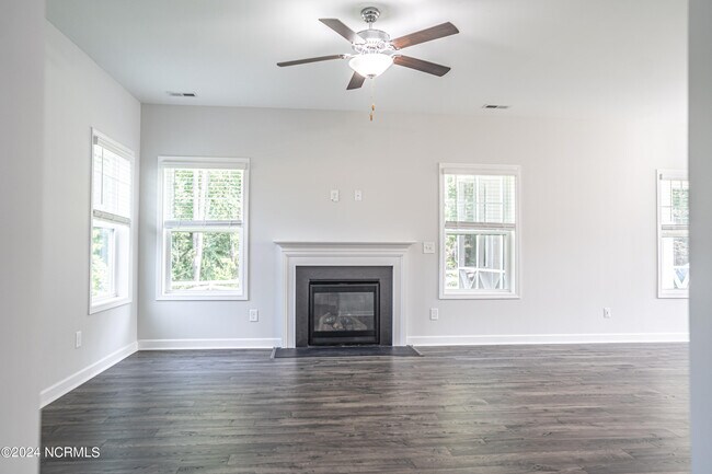 Building Photo - 3155 Wilton Wy