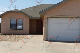 Building Photo - 905 Stanton Pl