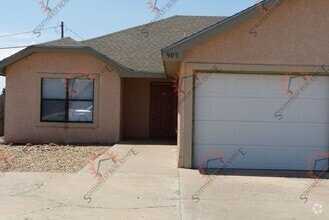 Building Photo - 905 Stanton Pl