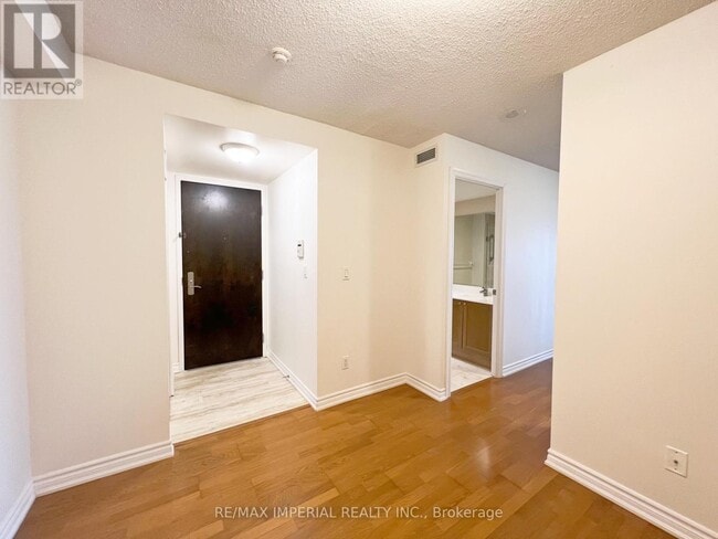 Photo du bâtiment - 761 Bay St.