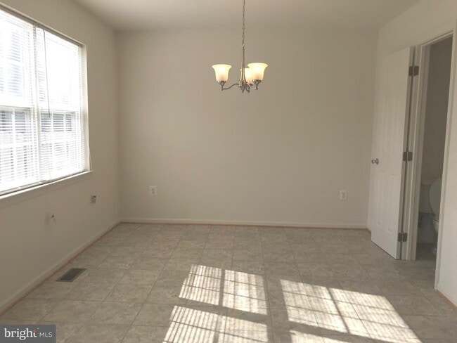 Building Photo - 111 Merrill Ct