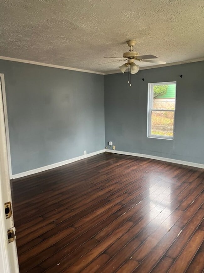 Foto del edificio - Cozy Multi-Level Living Close to Downtown