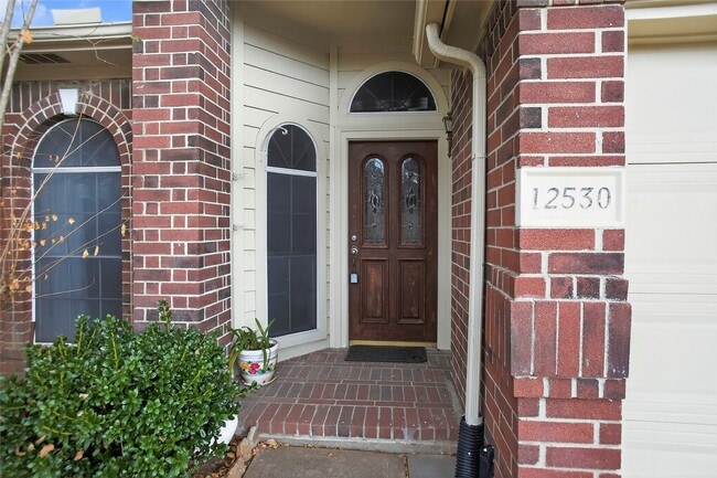 Building Photo - 12530 Meadowglen Dr