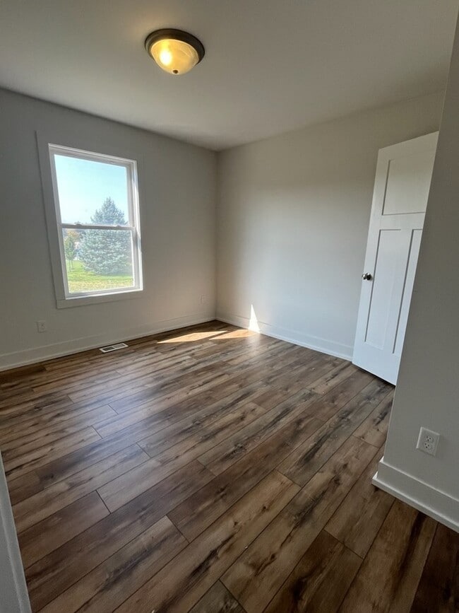 Foto del edificio - 3228 Babylon Rd