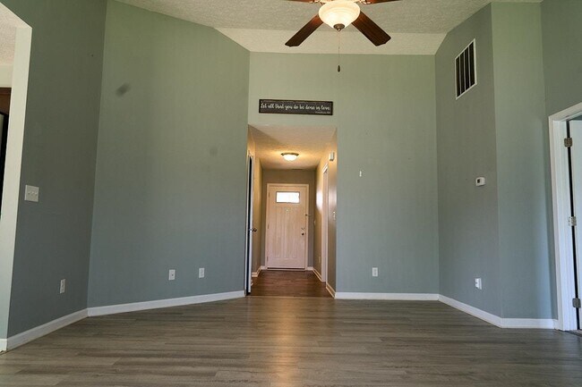 Foto del edificio - 1203 Chicory Wy