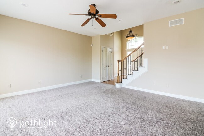 Building Photo - 1252 SW Summit Crossing Cir, Lee's Summit,...