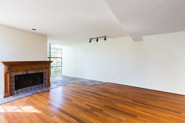 Living Room - 3882 Fredonia Dr