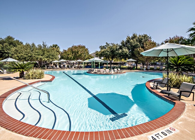 Resort-Style Pool - Villages at East Riverside