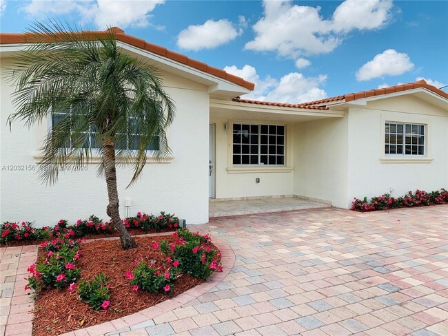 Photo - 4122 Southwest 69th Avenue, Miami, FL 33155 - 4 BR 2 BA single-family home