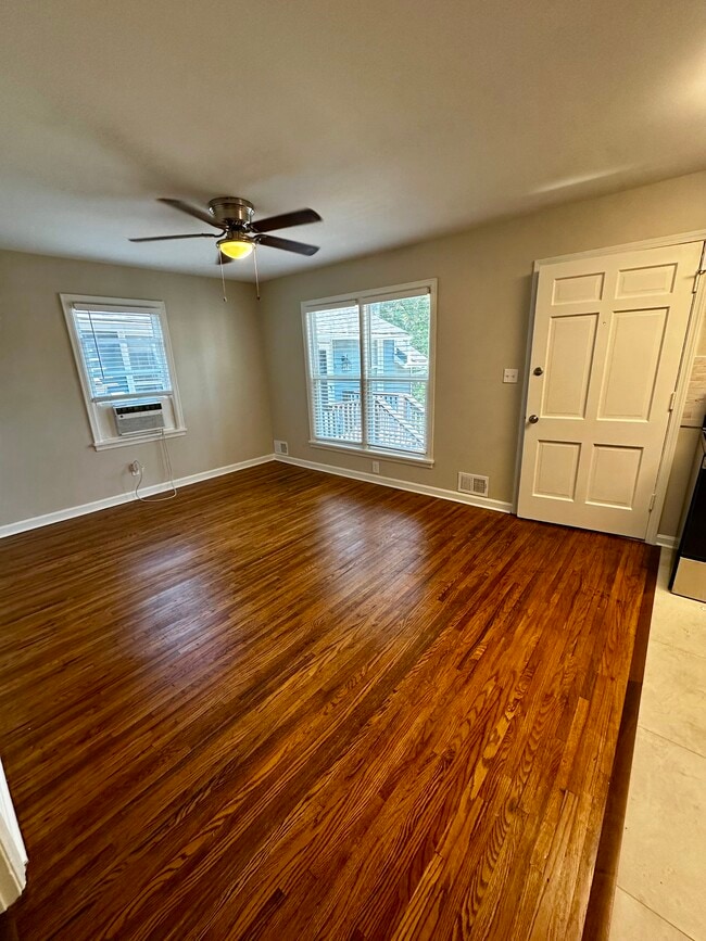 Building Photo - 1326 Barret Ave