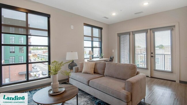 Building Photo - 645 N Front St