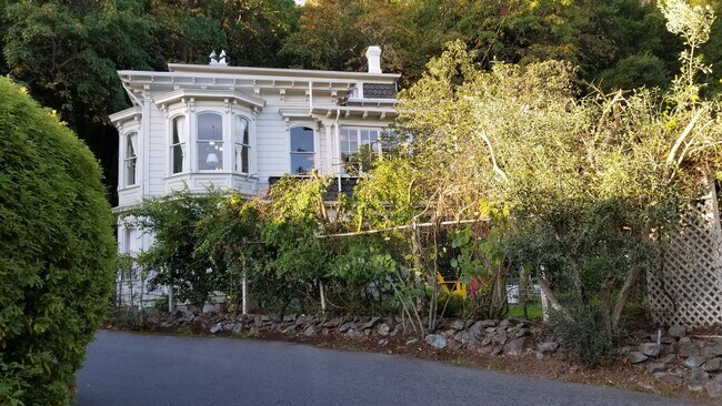 Building Photo - 14 Sentinel Ct