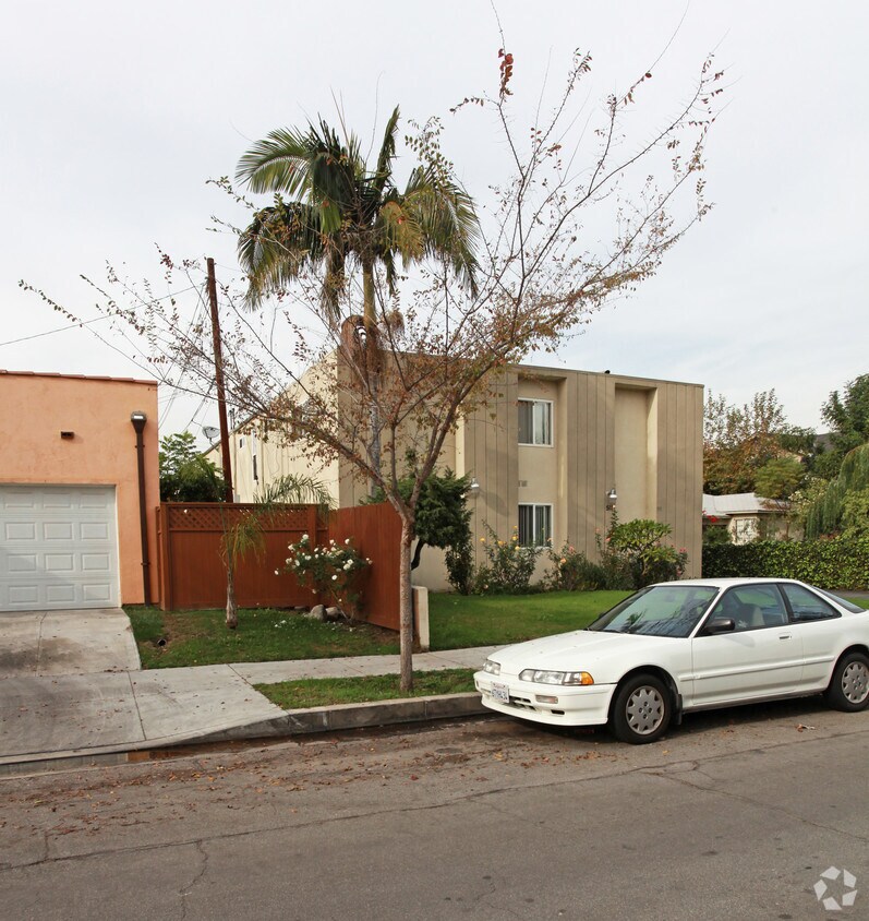Building Photo - 511 Justin Ave