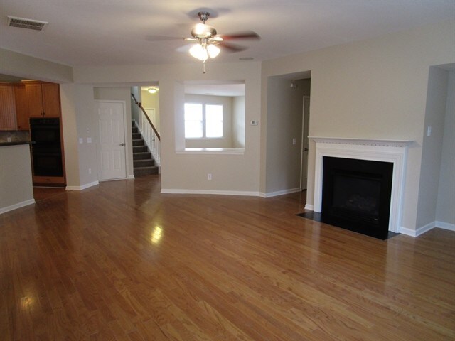 Building Photo - 406 Howell Crossing