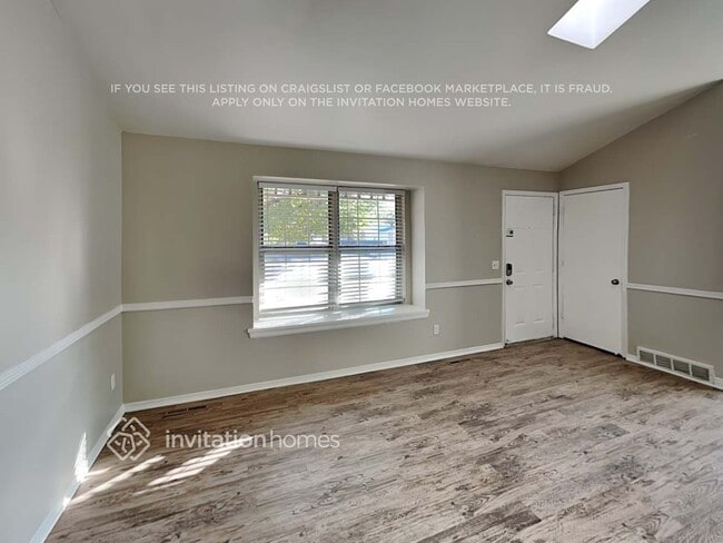 Building Photo - 19049 E Napa Dr