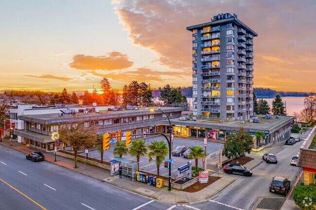 Building Photo - Hollyburn Plaza