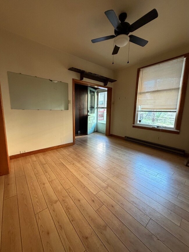 Building Photo - 214 N Vine St