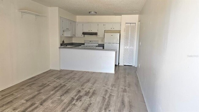 Foto del edificio - 21150 Gertrude Ave