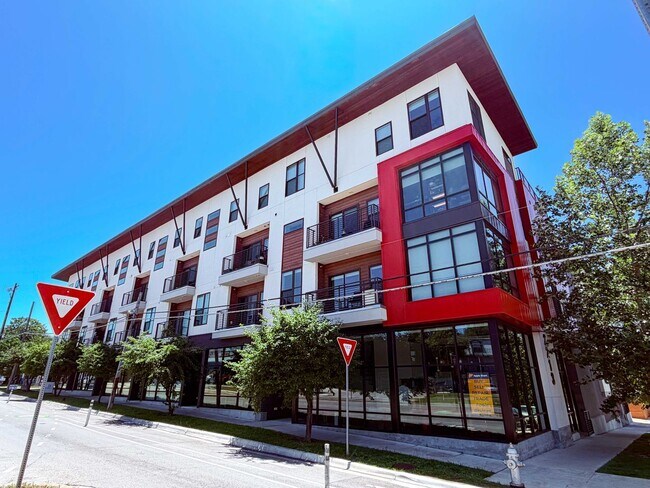 Building Photo - Stylish East Austin Condo with Modern Finishes, Open Living, and Luxury Primary Retreat