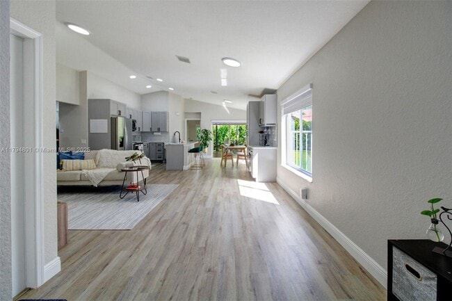 Building Photo - 1025 Bamboo Ln