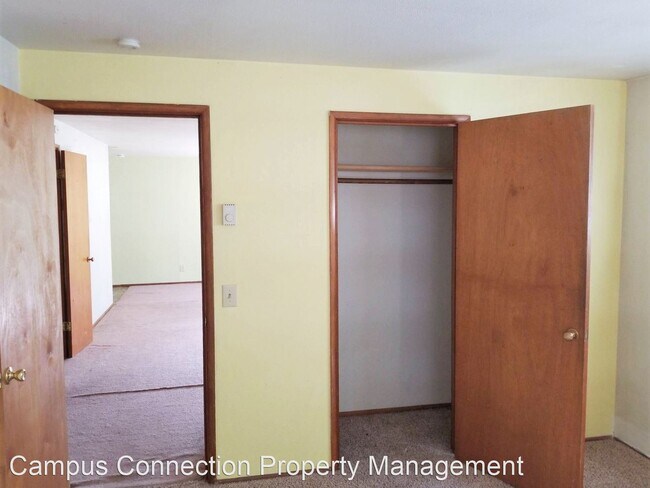 Building Photo - 3 br, 1 bath House - 2531 Kincaid