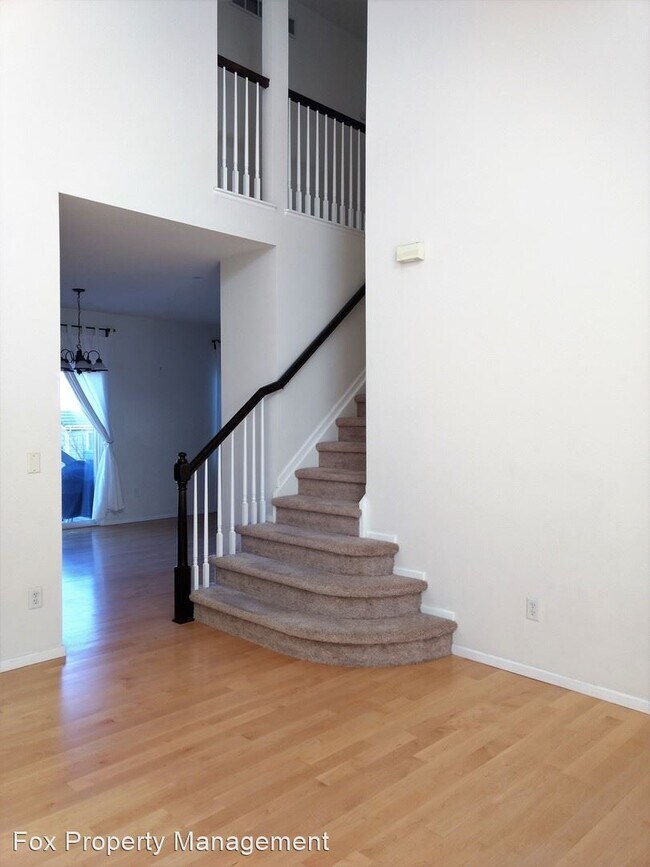 Foto del edificio - 5 br, 3 bath House - 3642 Castle Peak Avenue
