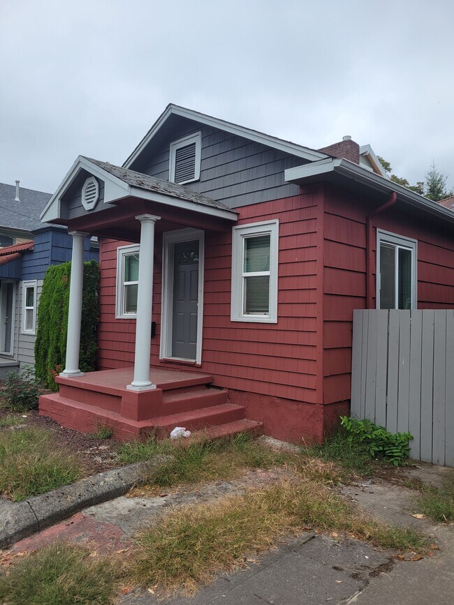 Building Photo - 2333 SE Hawthorne Blvd