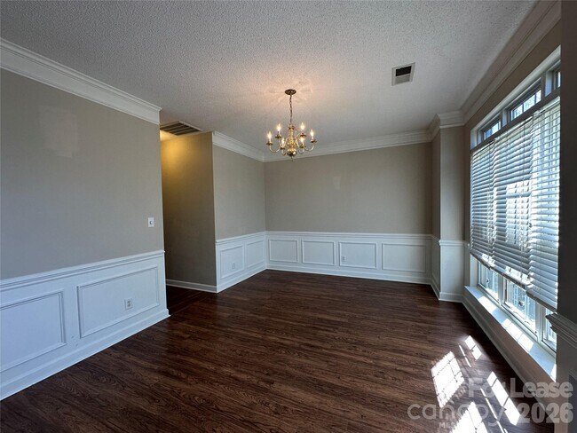 Foto del edificio - 5650 Berry Ridge Dr