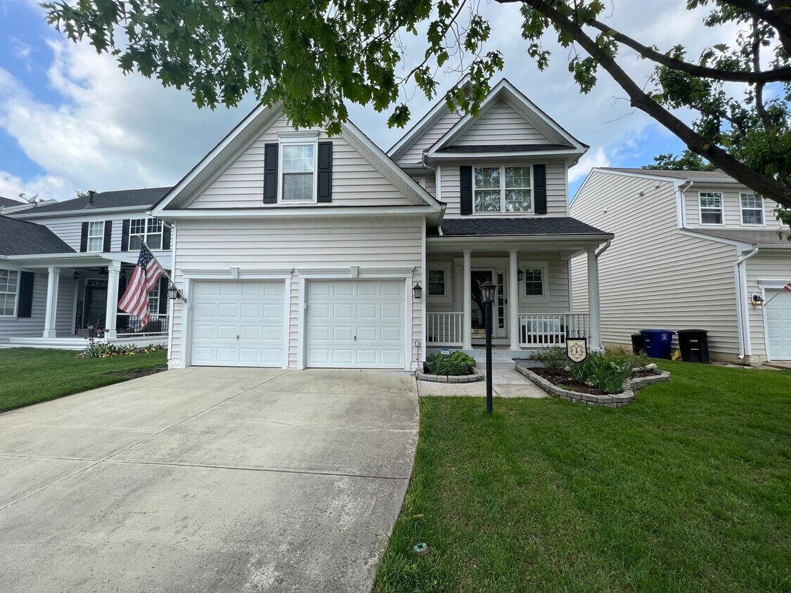 Foto principal - Impressive 4 Bedroom 3.5 Single-Family Hom...