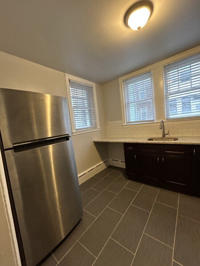 Foto del edificio - 4129 Greeby St